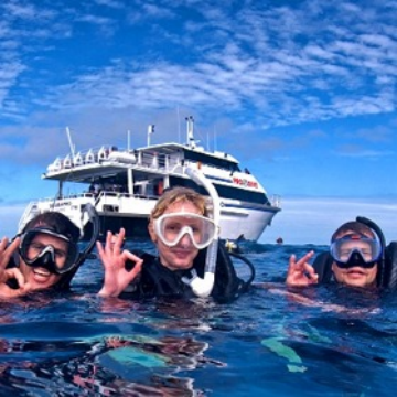 Visit Cairns - Liveaboard 3 day/2 night reef trip.